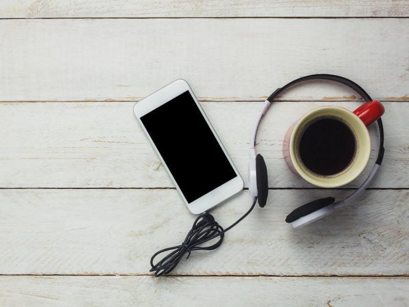 ¿A qué suena el café? Tres podcast cafeteros para tu Spotify